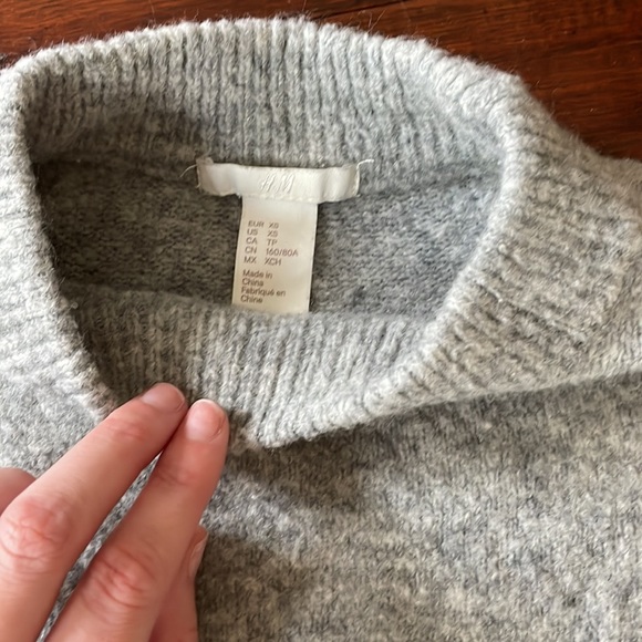 Grey H&M Sweater - Picture 2 of 2